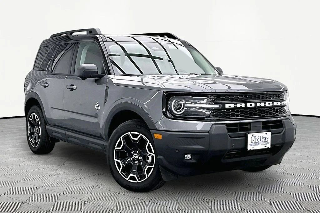 Certified Used 2025 Gray Metallic Ford Outer Banks image 12
