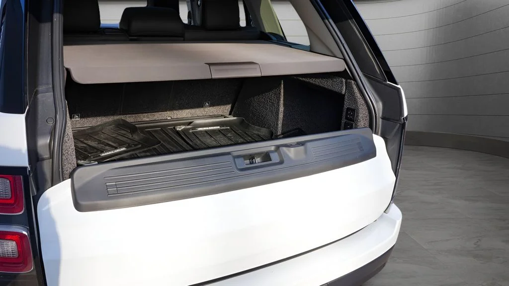Used 2022 White Land Rover Westminster image 52