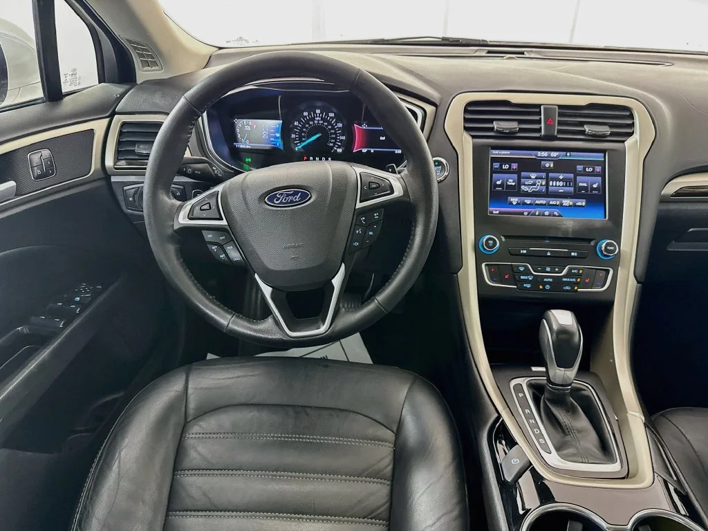 Used 2016 White Ford SE image 27