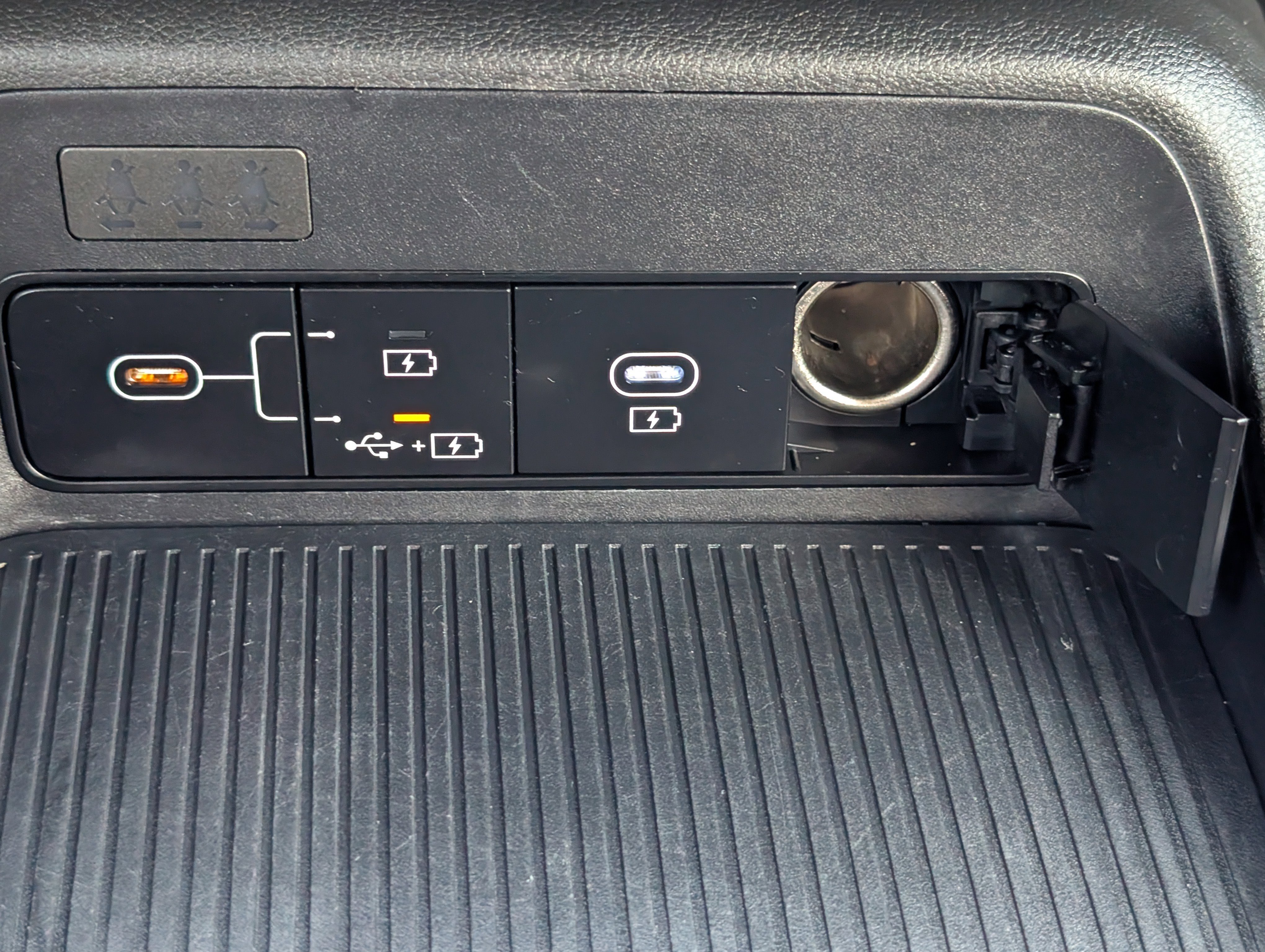 Used 2025 Neoteric Yellow Hyundai SEL image 21