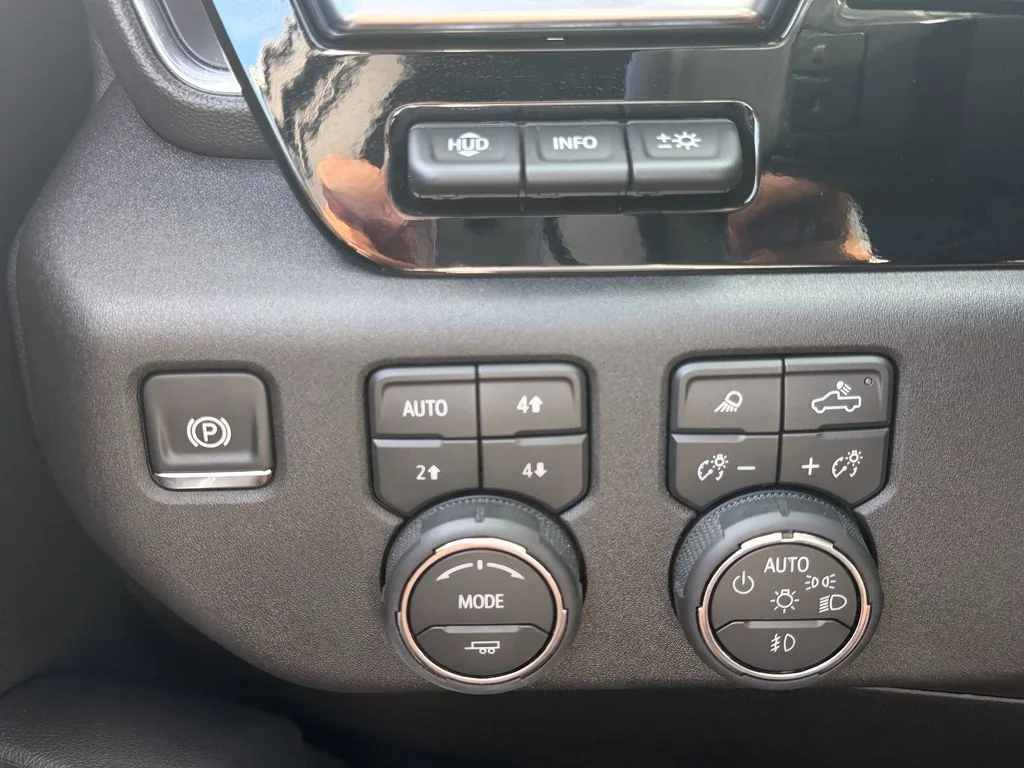 Used 2026 Black Chevrolet High Country image 34