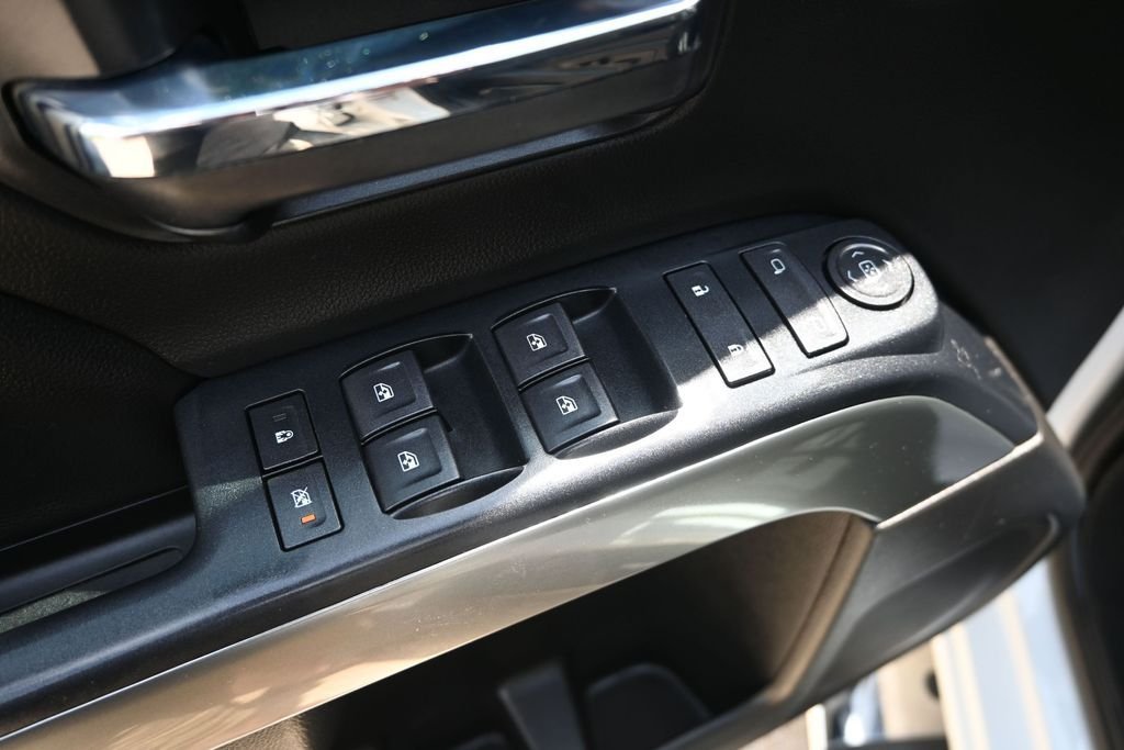 Used 2019 Summit White Chevrolet LT image 13