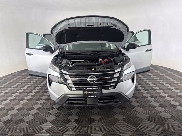 Used 2024 Silver Nissan S image 11