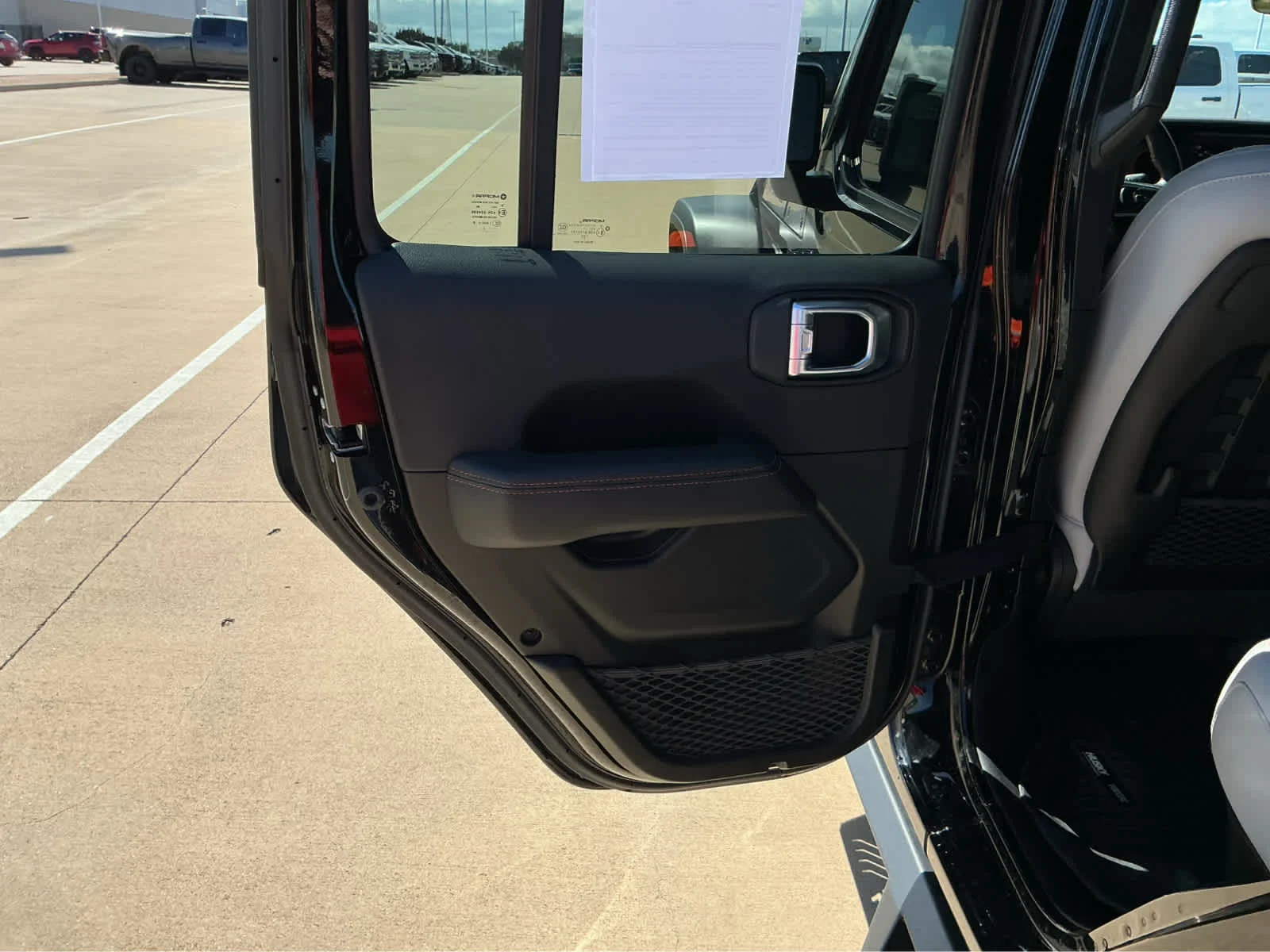 Used 2023 Black Clearcoat Jeep Mojave image 16