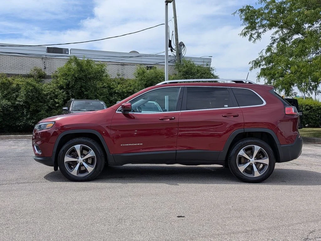 Used 2019 Red Jeep Limited image 4
