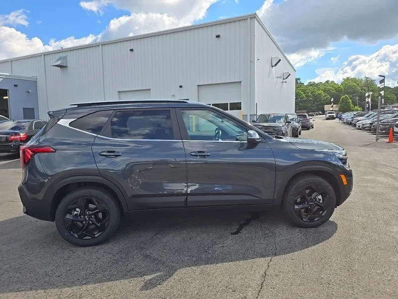 Used 2026 Gray Kia EX image 9
