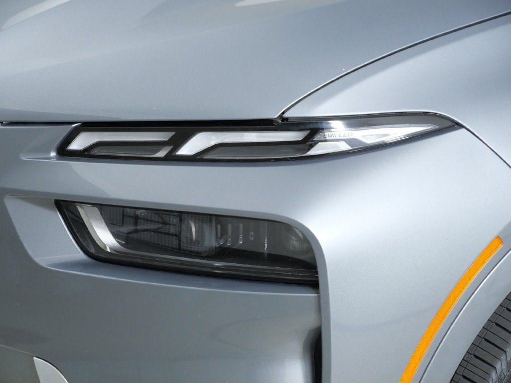 Certified Used 2025 Skyscraper Grey Metallic BMW xDrive40i image 4