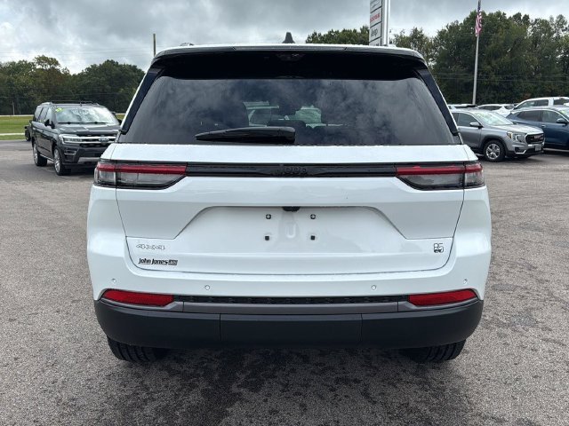 New 2026 Bright White Clear-Coat Exterior Paint Jeep  image 20