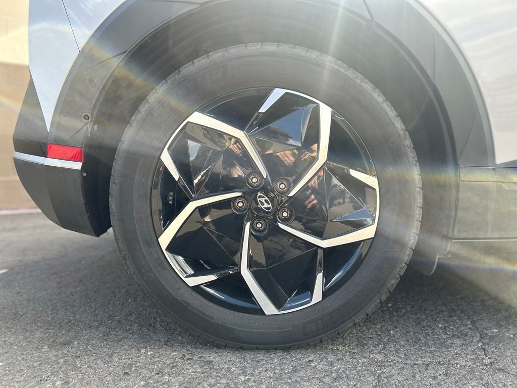 Used 2023 Gray Hyundai SEL image 4