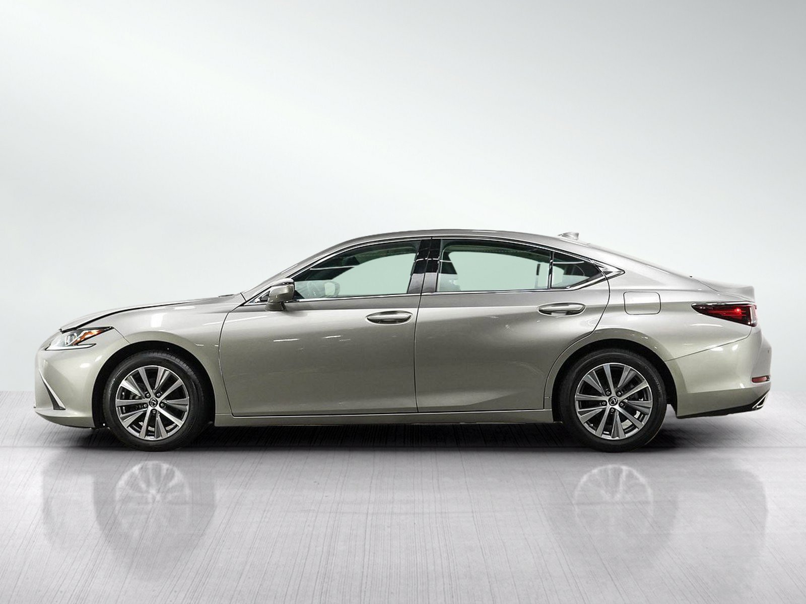 Used 2021  Lexus ES 350 image 2