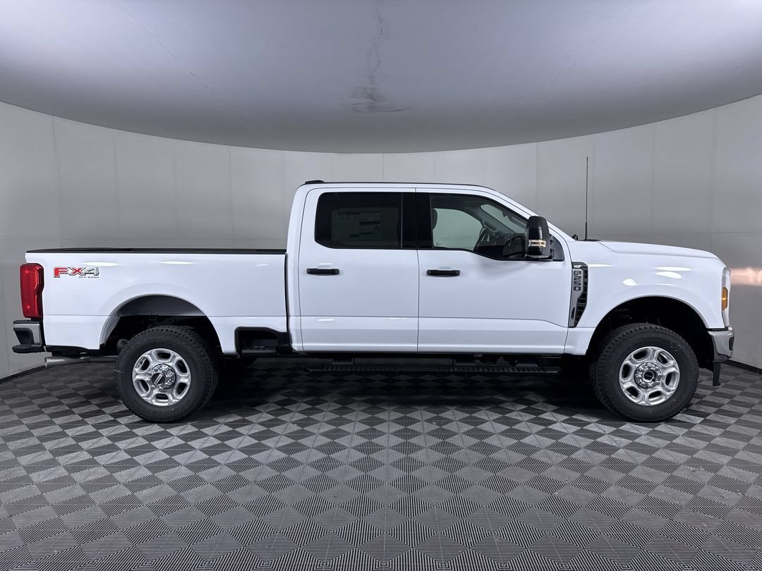 New 2026 Oxford White Ford XLT image 10
