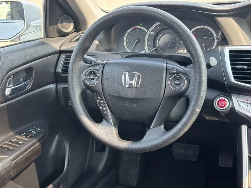 Used 2014 Alabaster Silver Metallic Honda EX image 13