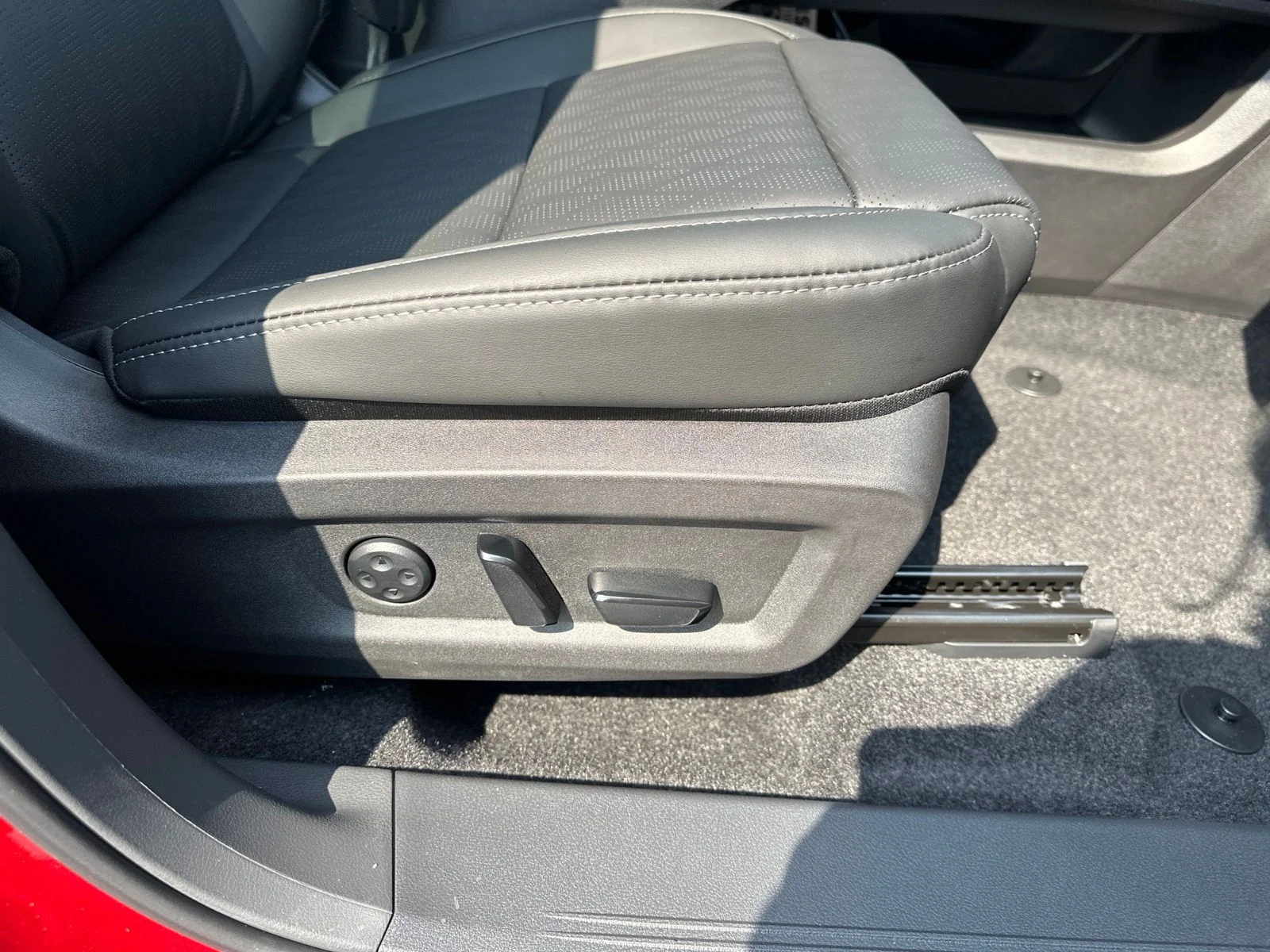 New 2026 Scarlet Ember Tintcoat Nissan Platinum image 36