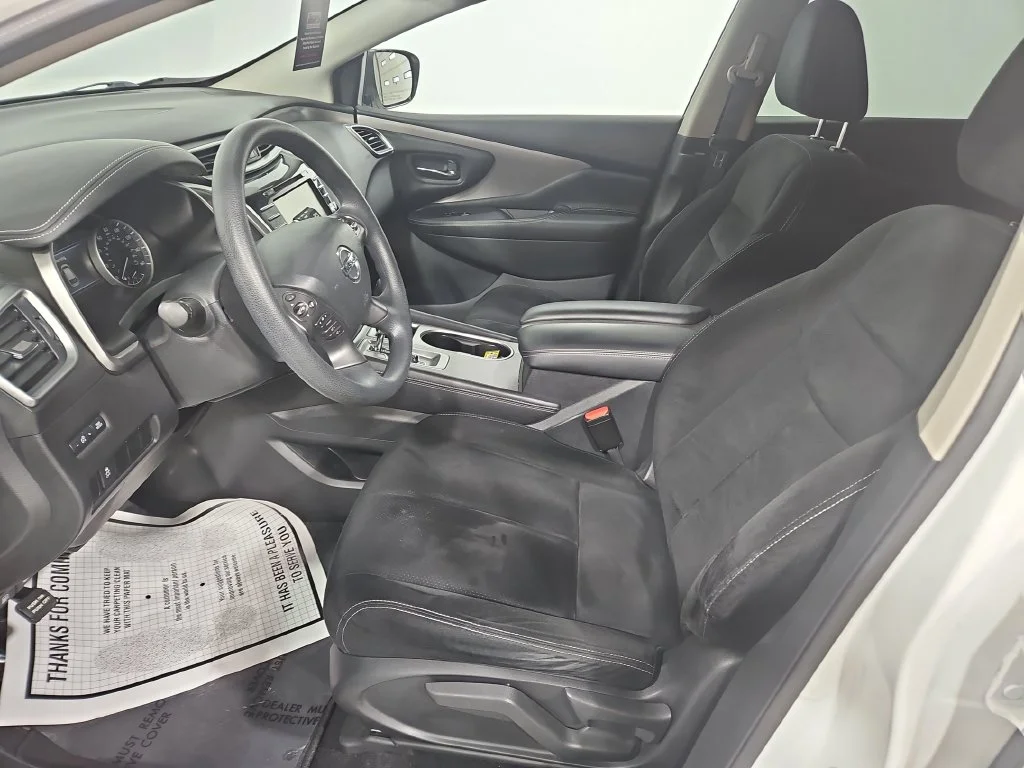 Used 2019 White Nissan S image 10