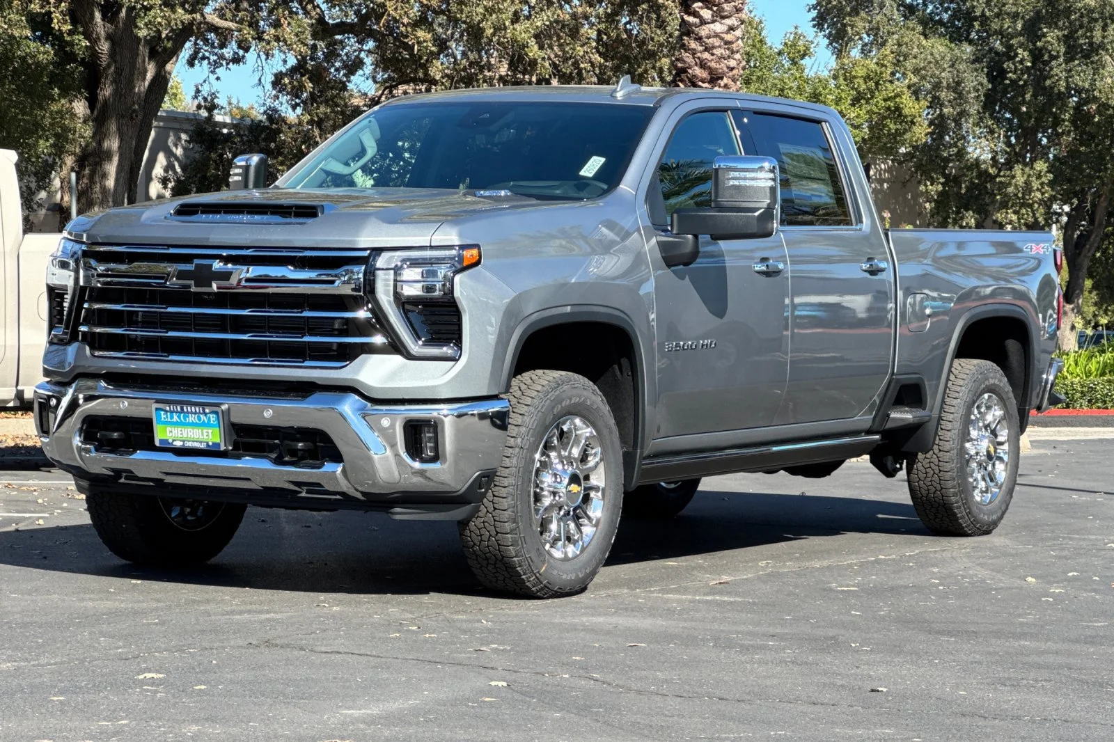 2026 Chevrolet Silverado 3500 HD LTZ view 7