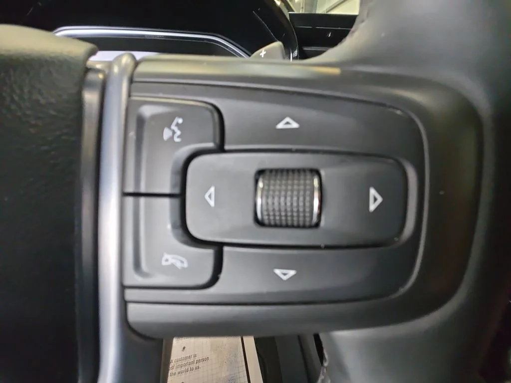 Certified Used 2026 Sterling Metallic GMC Elevation image 19
