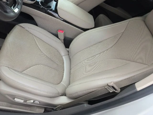 Used 2023 White Lincoln Reserve image 20