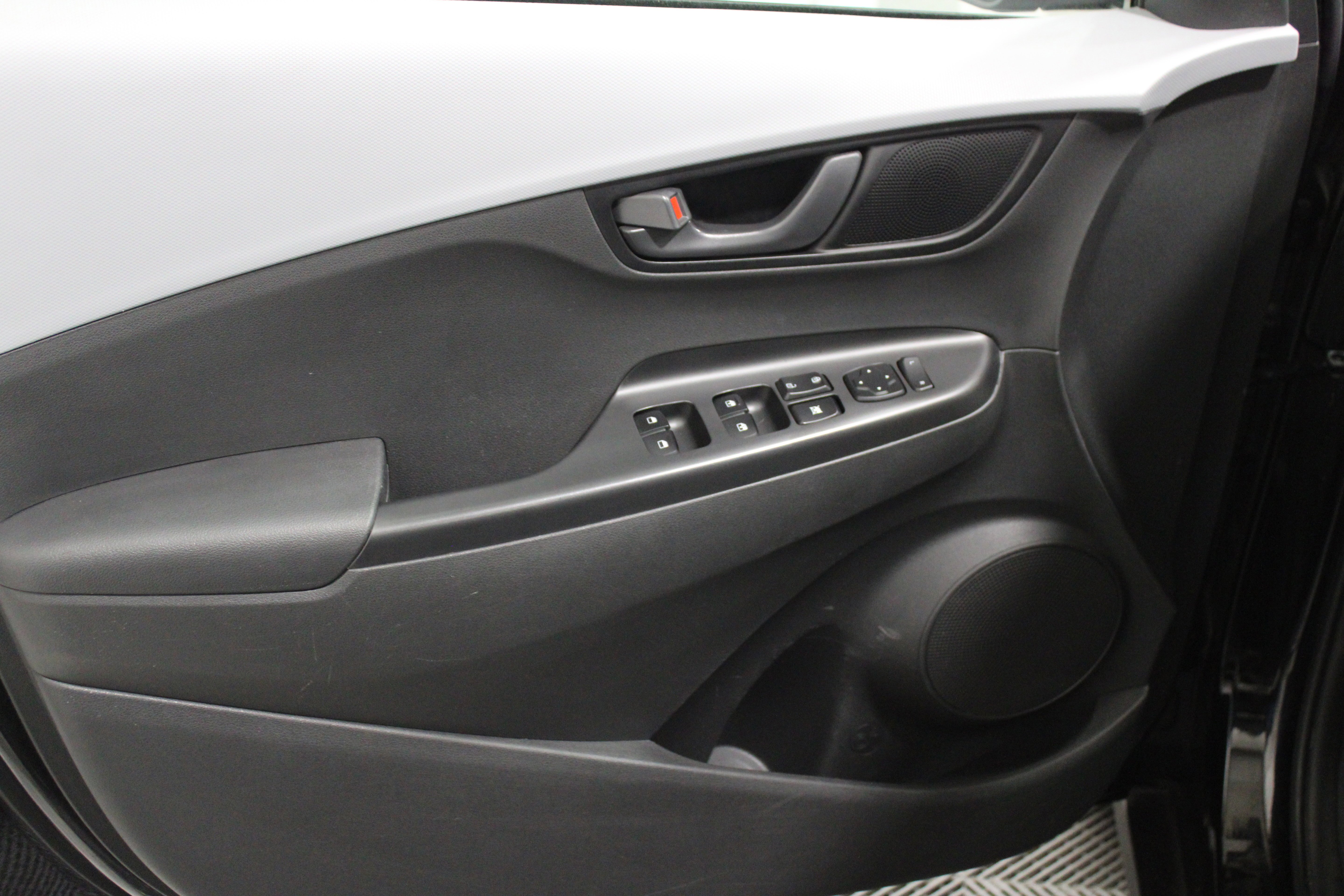 Used 2021 Ultra Black Hyundai SEL image 3