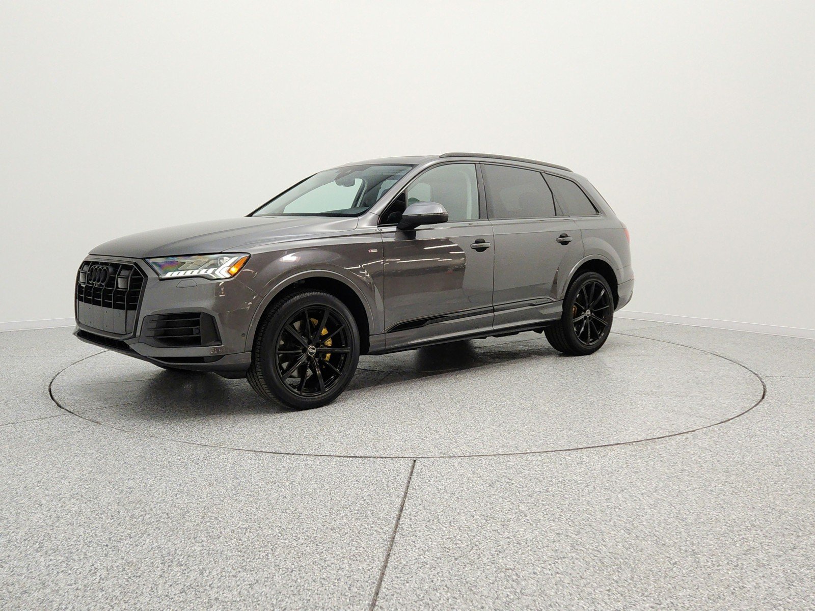 2023 Audi Q7 55 Premium Plus quattro Tiptronic's photo
