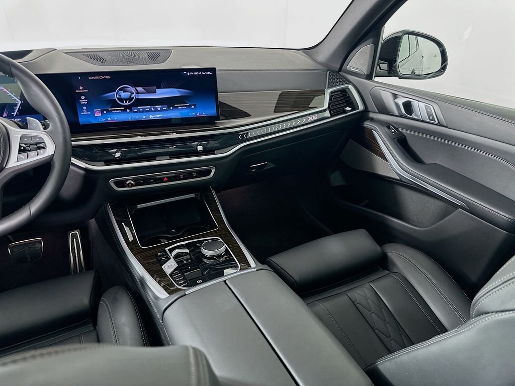 Used 2024 Skyscraper Grey Metallic BMW xDrive40i image 25