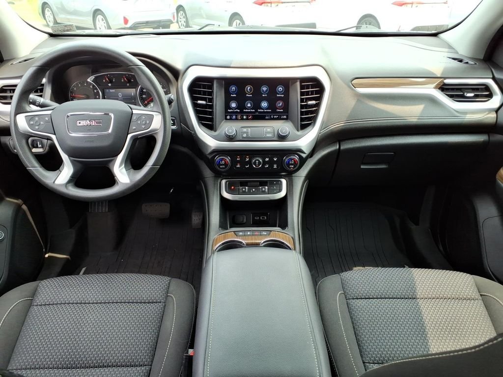 Used 2023 Ebony Twilight Metallic GMC SLE image 10