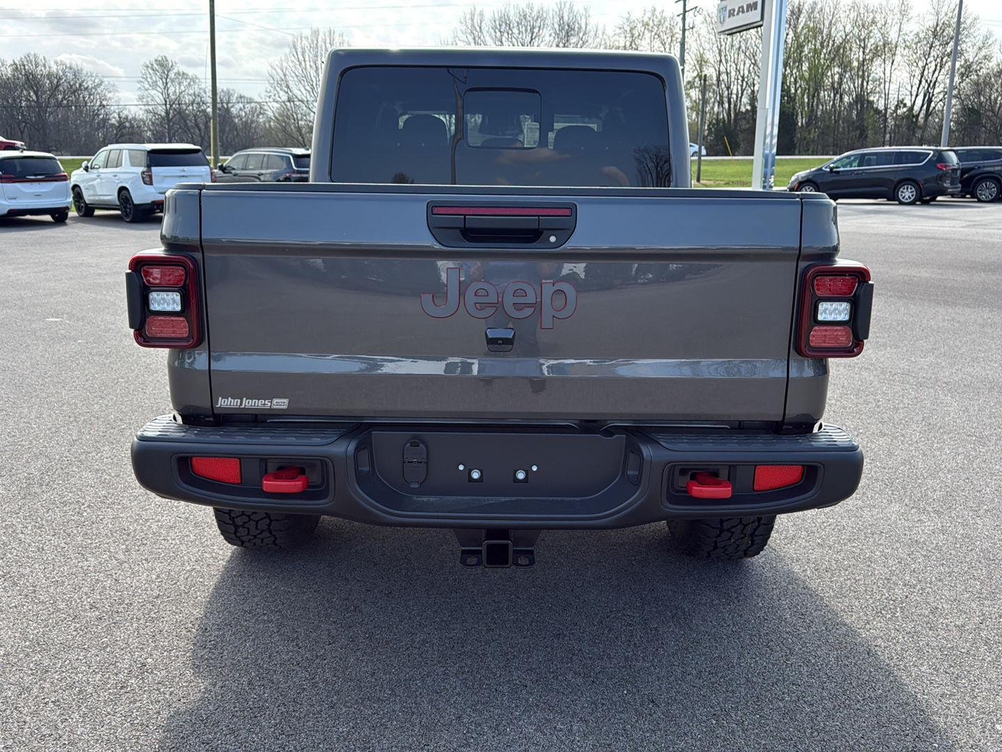 New 2026 Granite Crystal Metallic Clear-Coat Exterior Paint Jeep Rubicon image 14