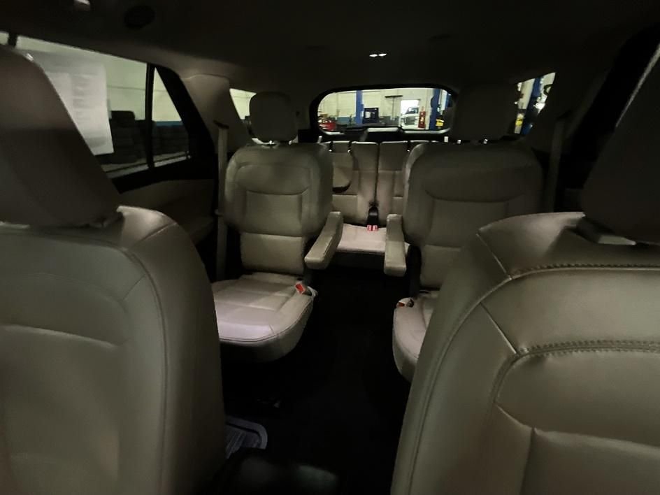 Used 2024 Blue Ford XLT image 26