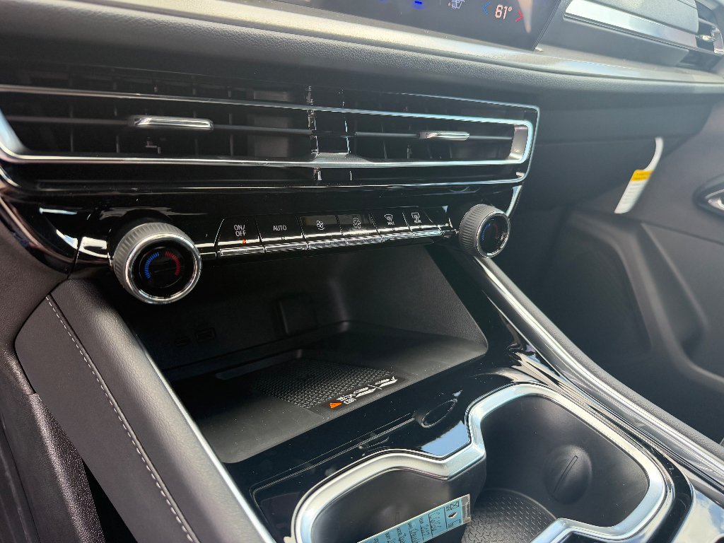 New 2027 Mosaic Black Metallic Chevrolet LT image 37