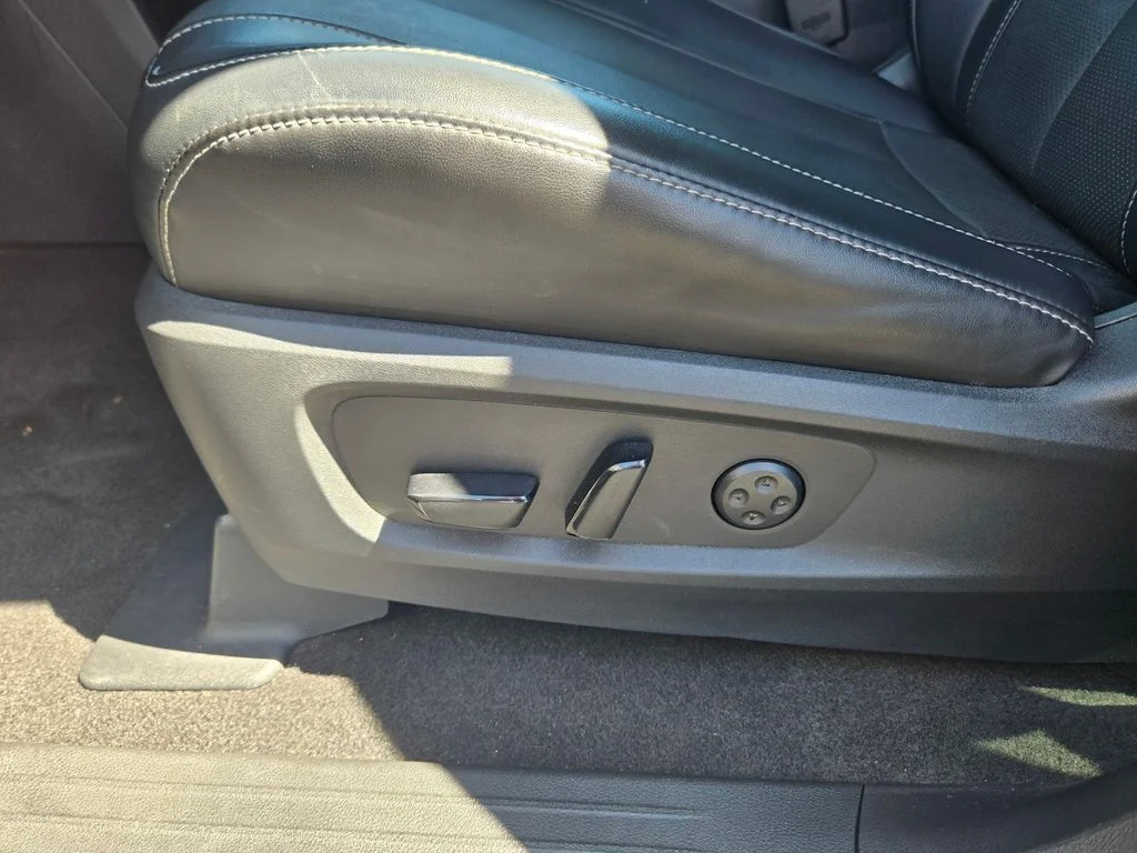 Used 2023 Graphite Shadow INFINITI LUXE image 17