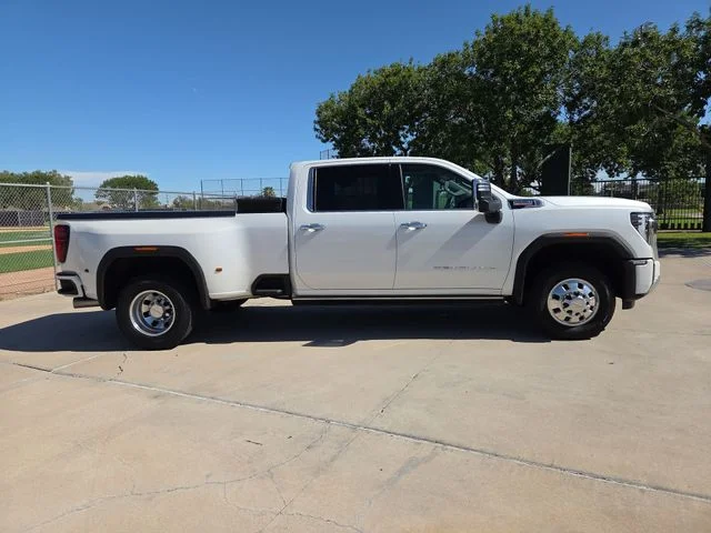 Used 2025 White GMC Denali image 8