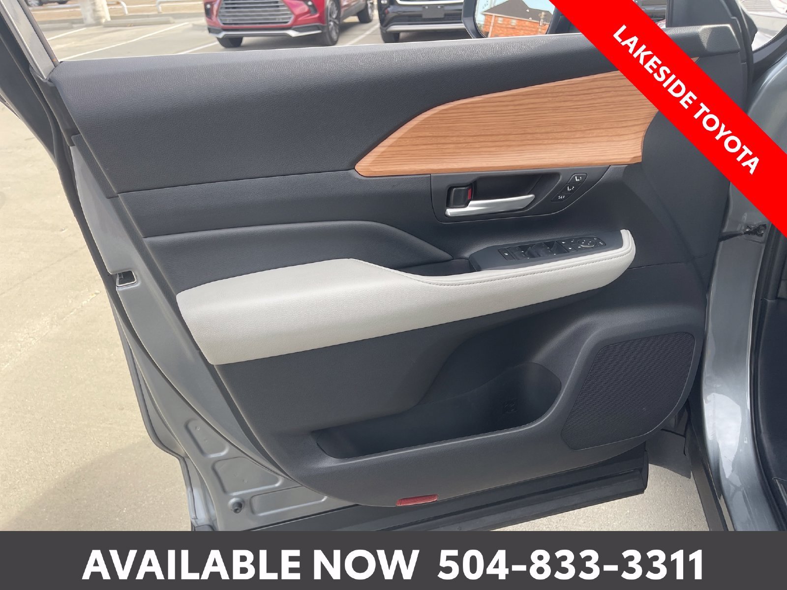 Certified Used 2025  Toyota Limited image 26