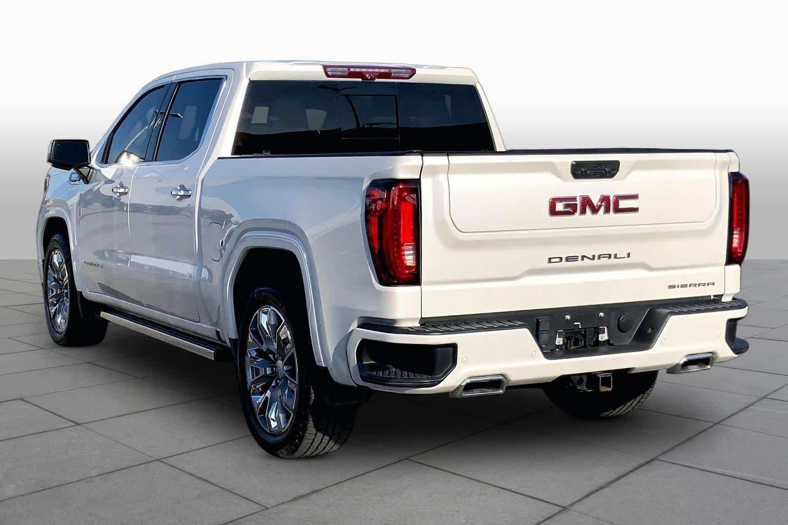 Used 2024 White Frost Tricoat GMC Denali image 12