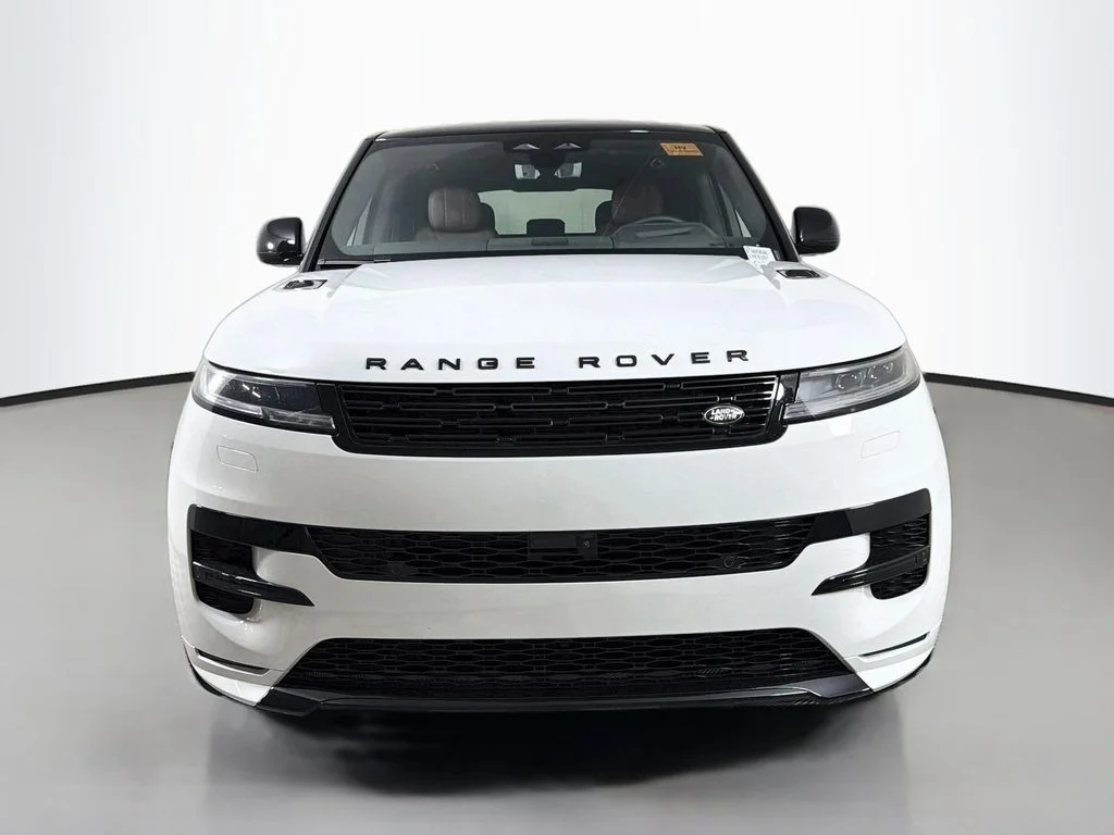 New 2026 Fuji White Land Rover Dynamic SE image 2