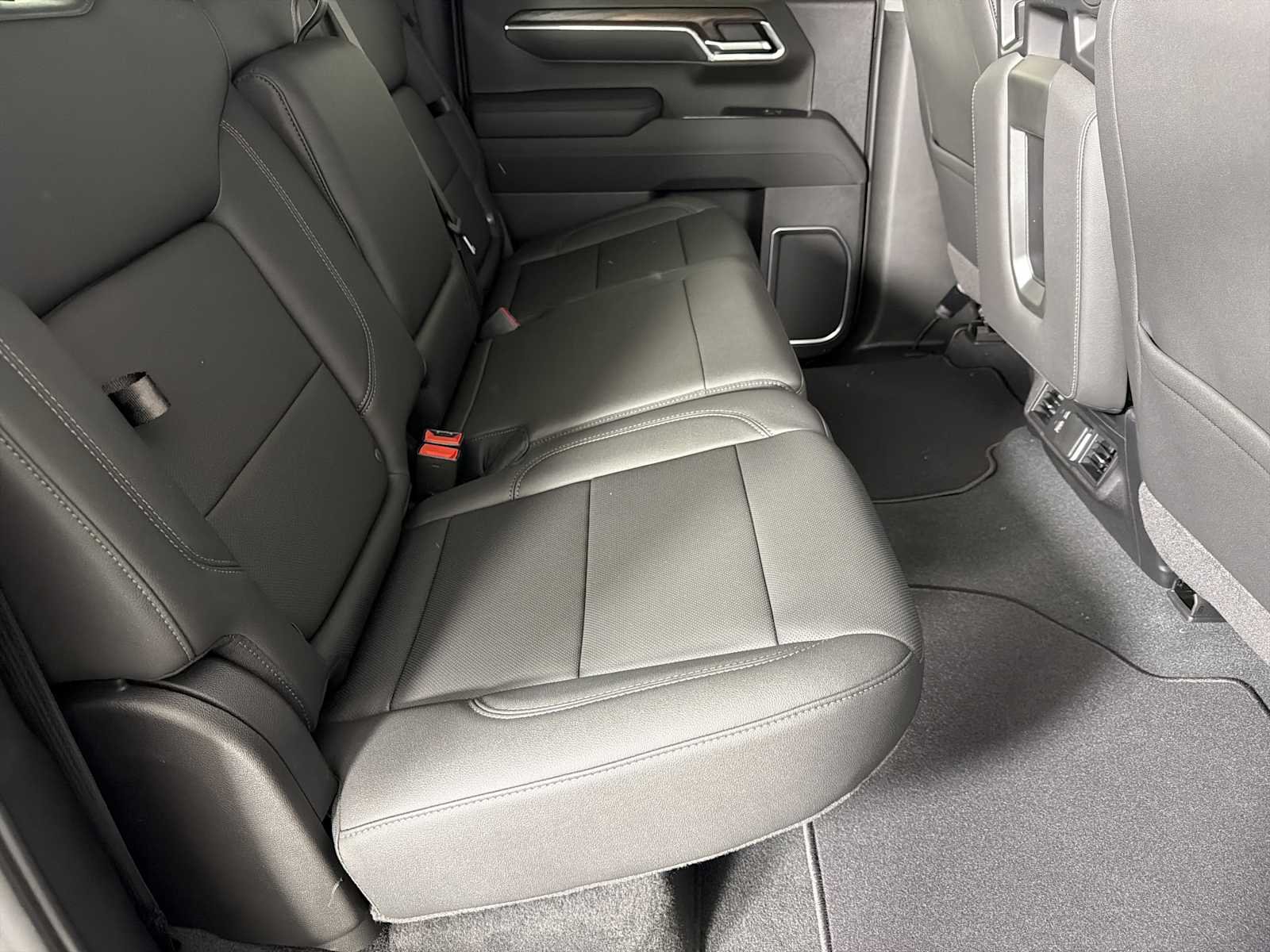 2026 GMC Sierra 1500 SLT - Photo 13