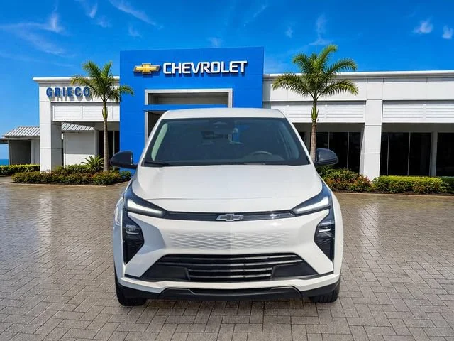New 2027 Summit White Chevrolet LT image 2