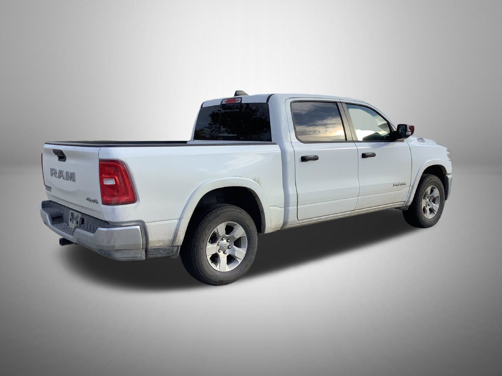 Used 2025 White Ram Big Horn/Lone Star image 3