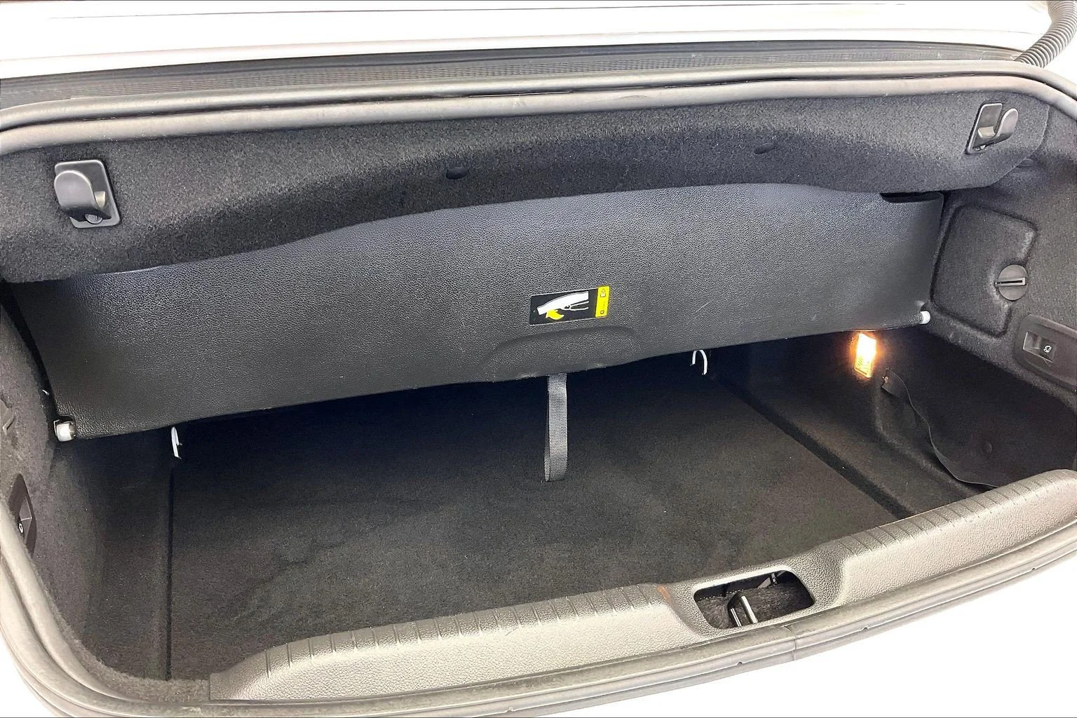 Used 2018 Summit White Buick Premium image 26