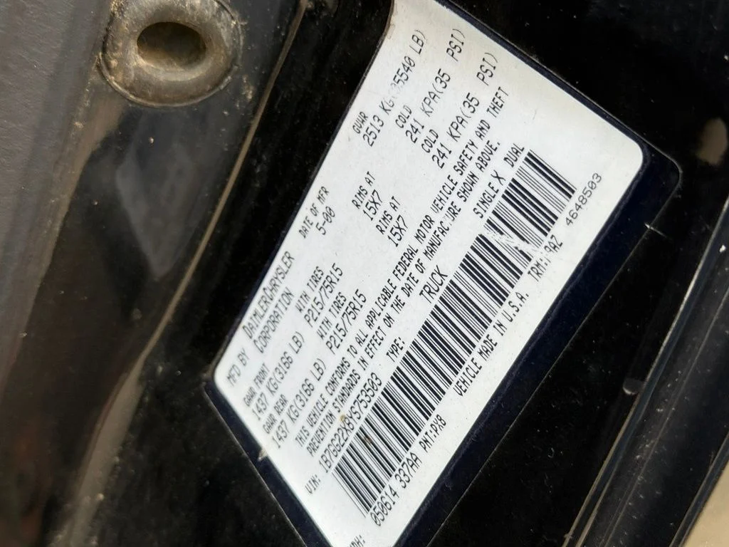 Used 2000 Black Dodge Sport image 11