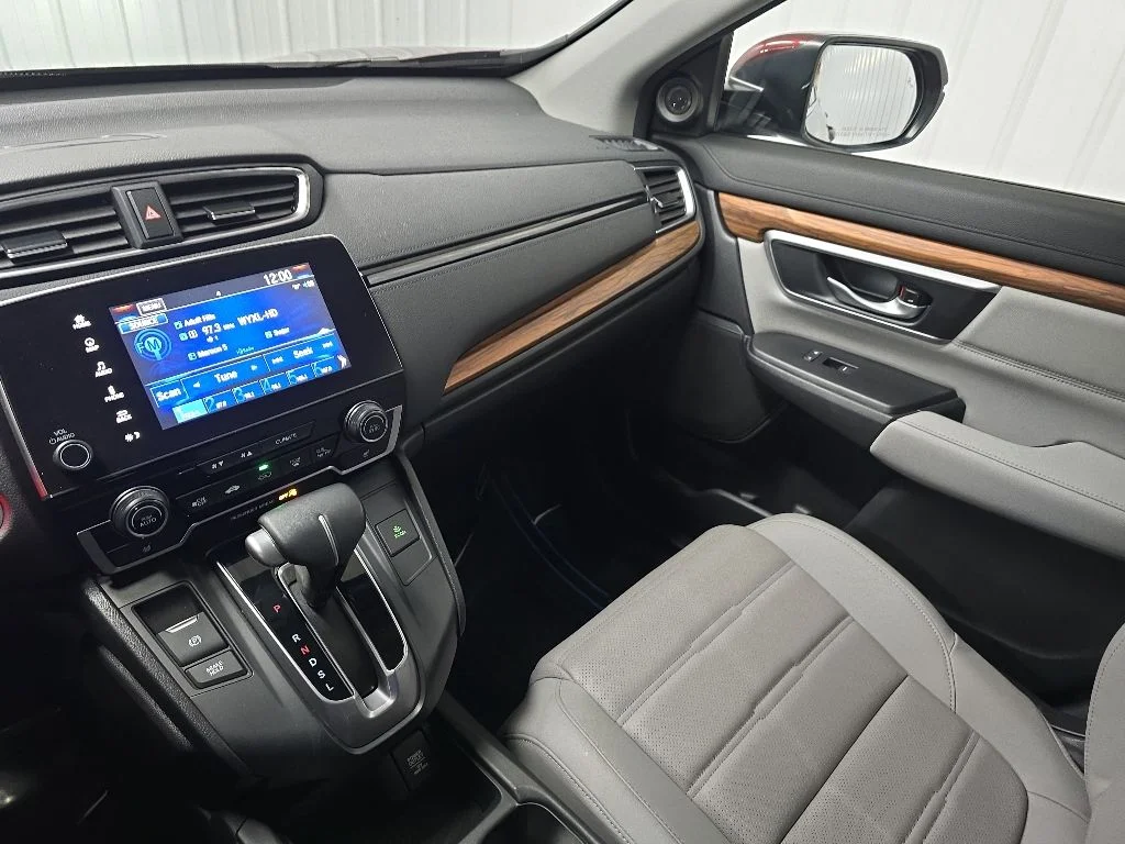 Used 2018 Red Honda Touring image 26