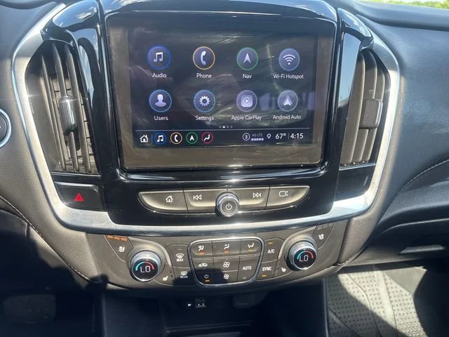 Used 2022 Iridescent Pearl Tricoat Chevrolet High Country image 23