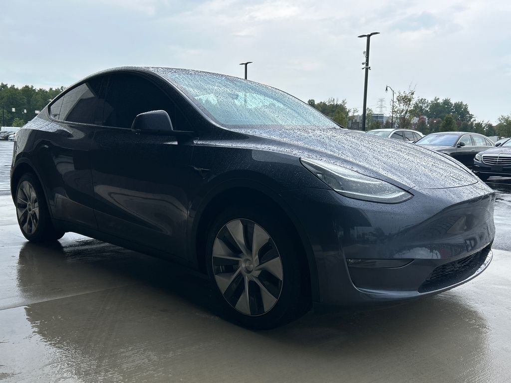 Used 2023  Tesla Long Range image 2