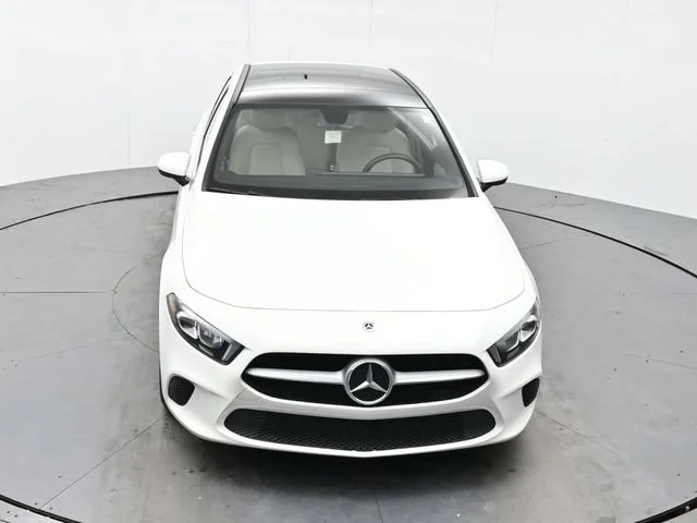 Used 2022 Polar White Mercedes-Benz A 220 image 33