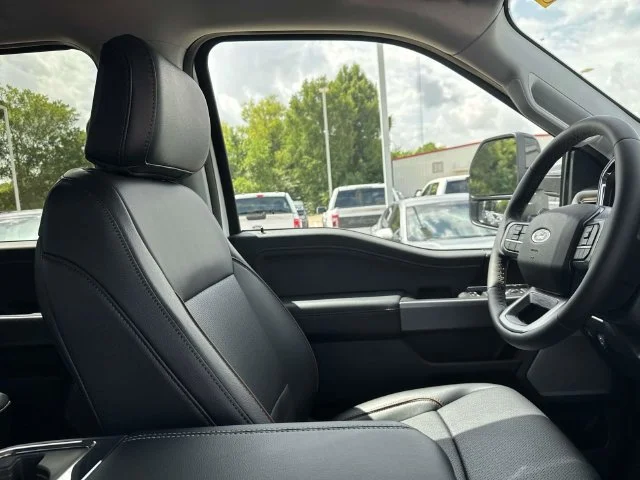 New 2026 Star White Metallic Tri-Coat Ford F-250® Lariat® image 13