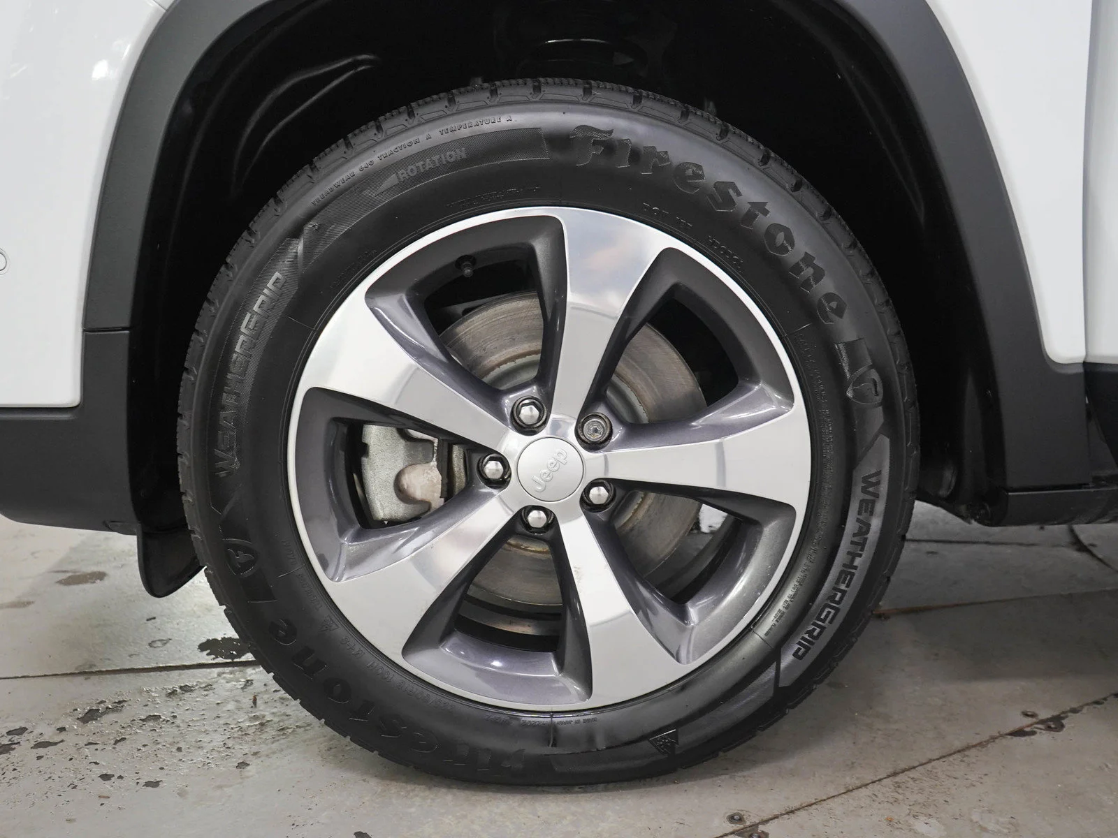 Used 2019 Bright White Clearcoat Jeep Limited image 29