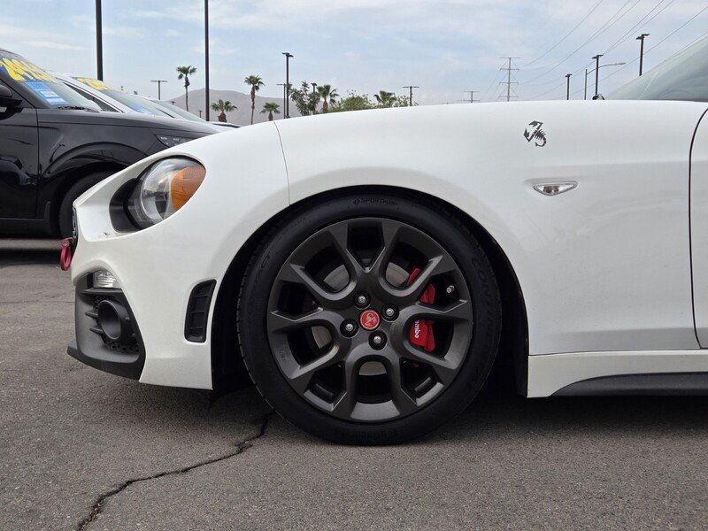 Used 2019 Pearl FIAT ABARTH CONVERTIBLE image 9