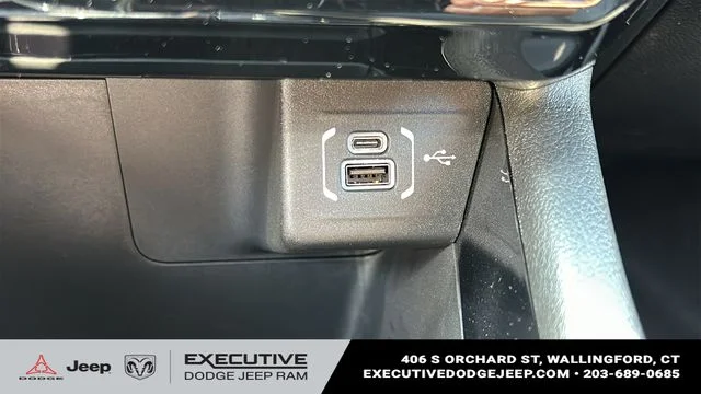New 2026 Bright White Clear-Coat Exterior Paint Jeep Limited image 19
