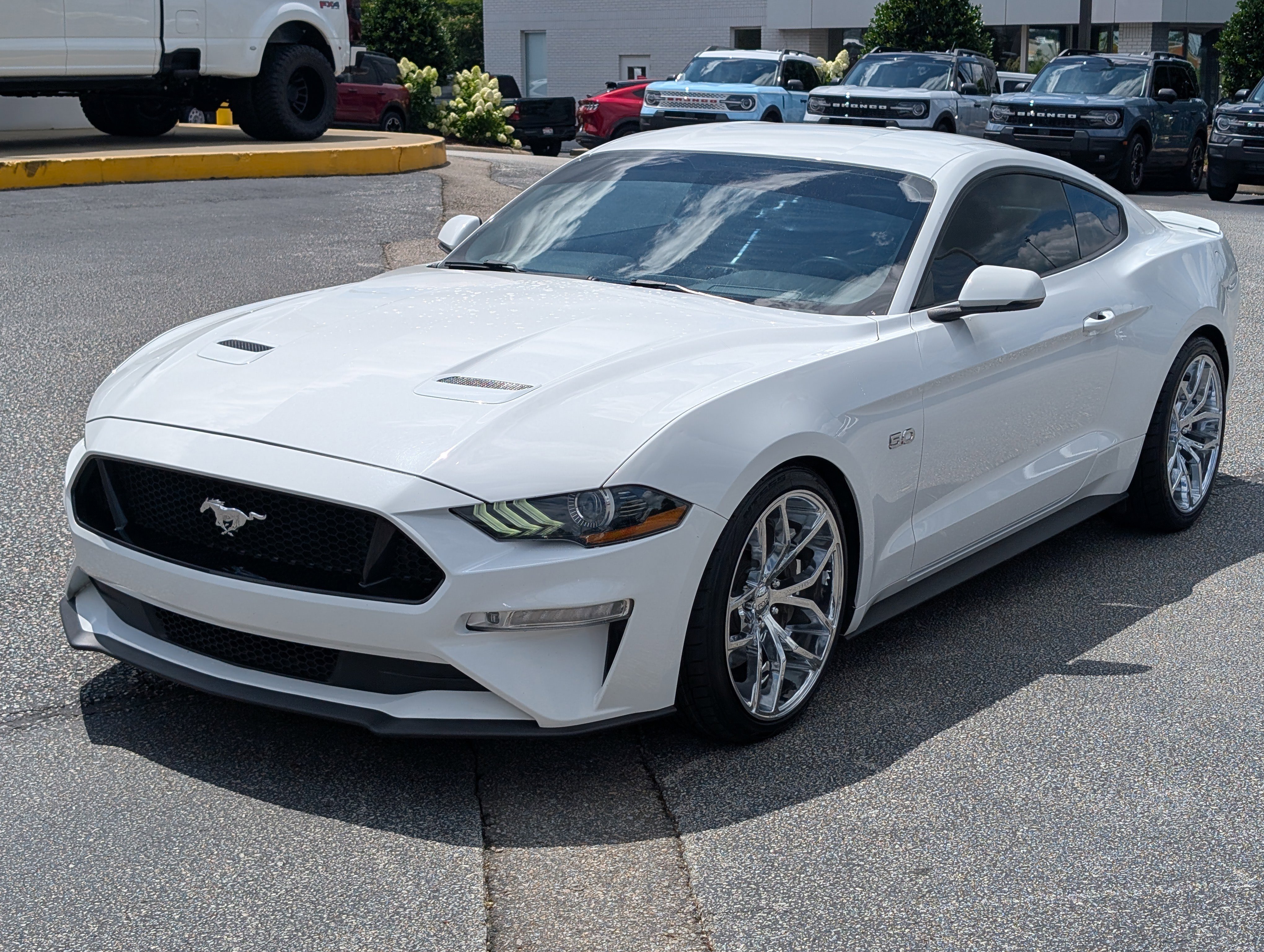 Used 2020 Oxford White Ford GT Premium image 2