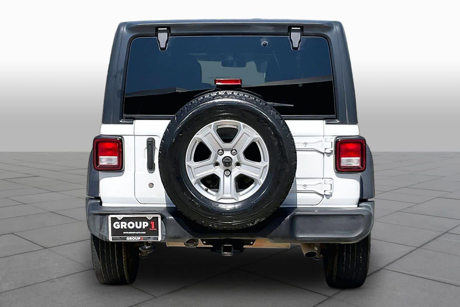 Used 2018 Bright White Clearcoat Jeep Sport S image 5