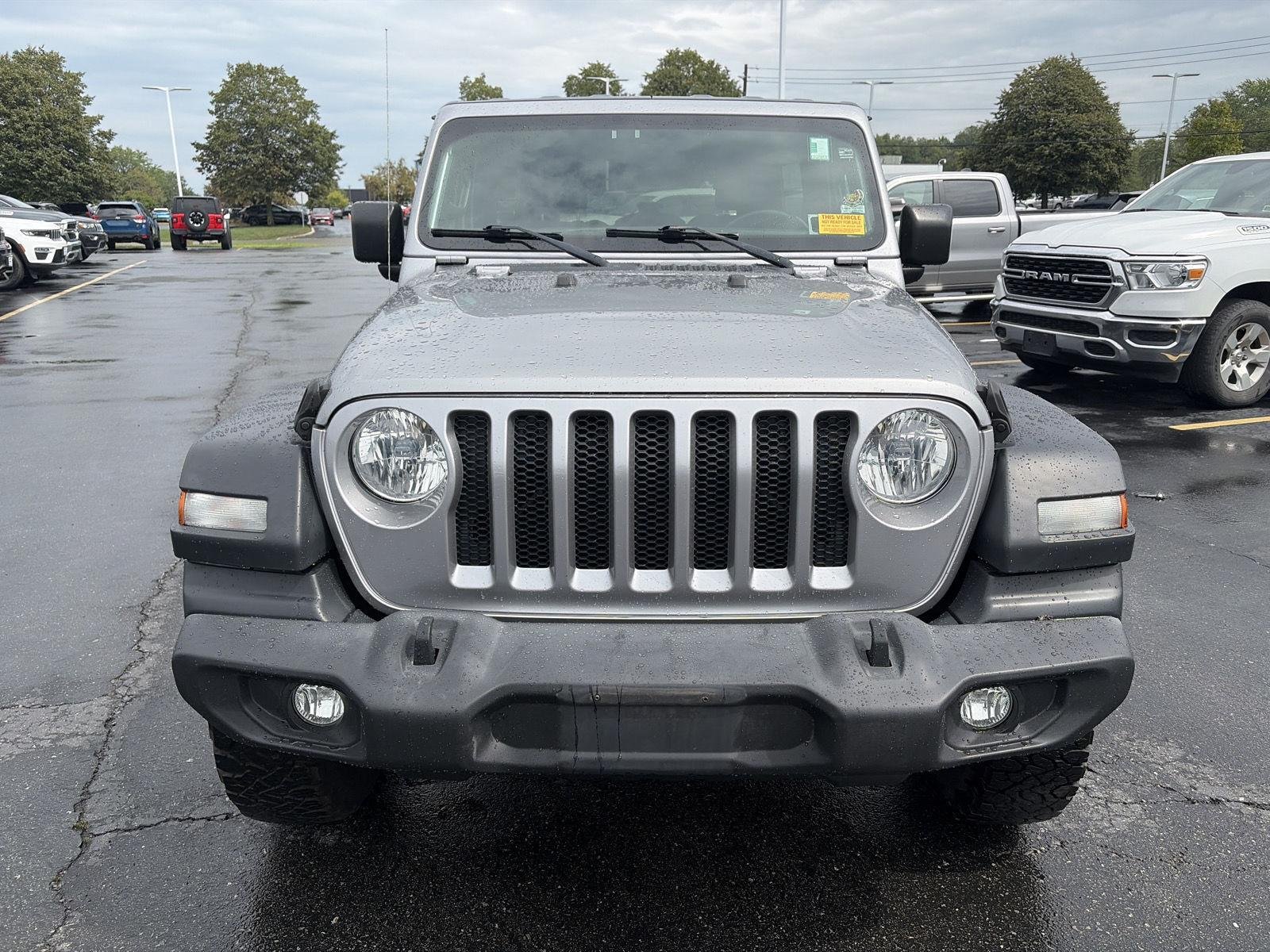 Used 2018 Billet Silver Metallic Clearcoat Jeep Sport S image 2
