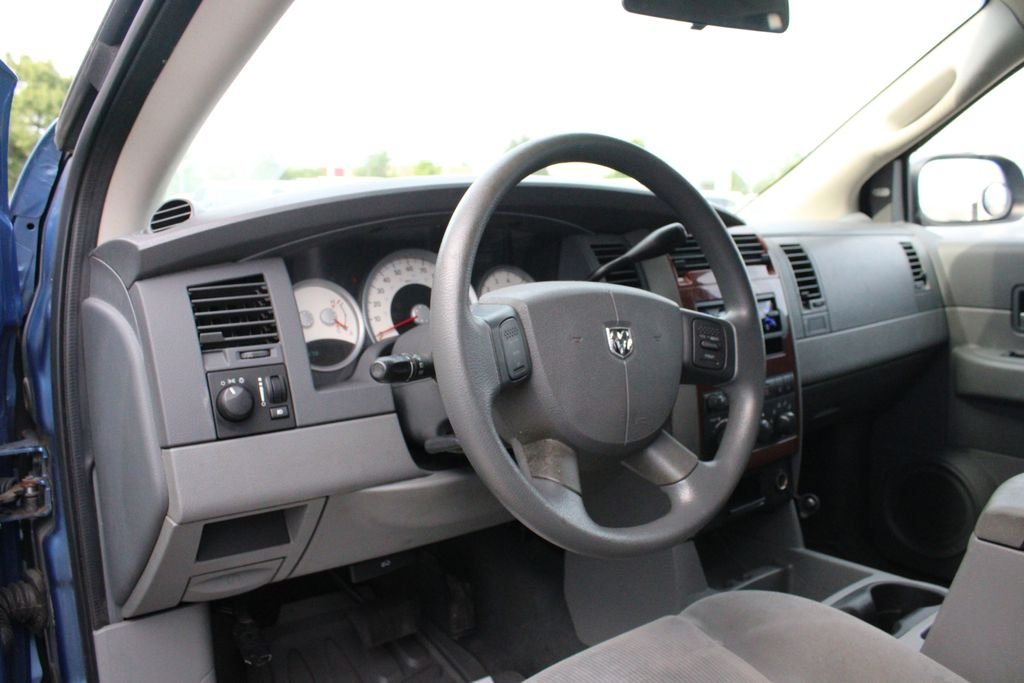 Used 2004 Blue Dodge SLT image 2